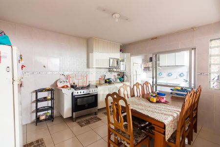 Cozinha de casa à venda com 3 quartos, 150m² em Umuarama, Osasco