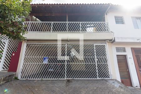 Fachada de casa à venda com 3 quartos, 150m² em Umuarama, Osasco