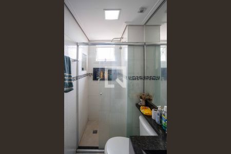 Banheiro de apartamento à venda com 2 quartos, 55m² em Piraporinha, Diadema