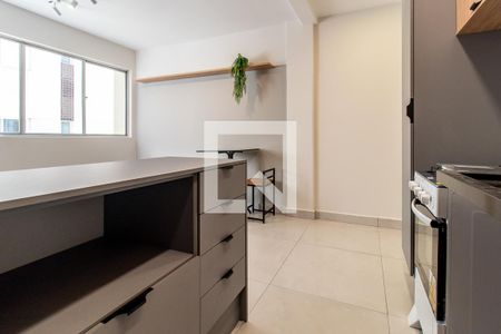 Cozinha - Armários de apartamento para alugar com 1 quarto, 35m² em Centro, Curitiba