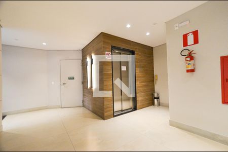 Hall de entrada de apartamento à venda com 1 quarto, 45m² em Santo Agostinho, Belo Horizonte