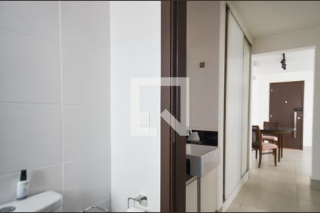 Banheiro de apartamento à venda com 1 quarto, 45m² em Santo Agostinho, Belo Horizonte