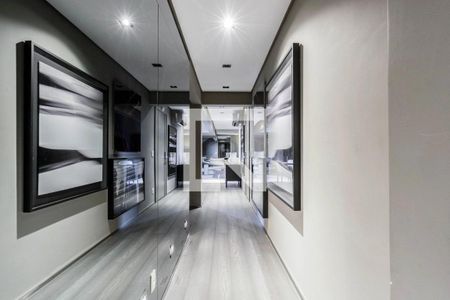 Corredor de apartamento à venda com 2 quartos, 170m² em Jardim Paulistano, São Paulo