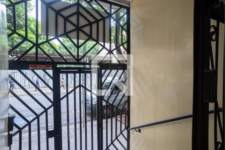 Área comum - Entrada do Edifício de kitnet/studio para alugar com 1 quarto, 32m² em Bela Vista, São Paulo