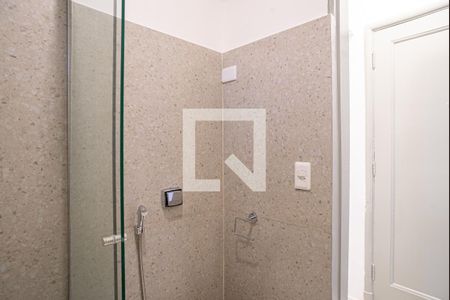 Banheiro de kitnet/studio para alugar com 1 quarto, 32m² em Bela Vista, São Paulo