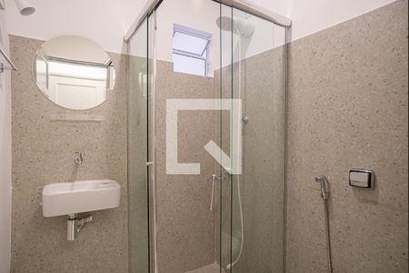 Banheiro de kitnet/studio para alugar com 1 quarto, 32m² em Bela Vista, São Paulo