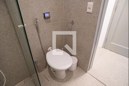 Banheiro de kitnet/studio para alugar com 1 quarto, 32m² em Bela Vista, São Paulo