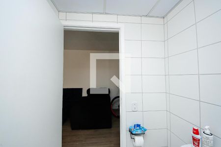 Banheiro Social de apartamento para alugar com 2 quartos, 50m² em Parque São Lourenço, São Paulo