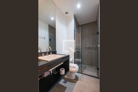 Banheiro de kitnet/studio à venda com 1 quarto, 43m² em Pinheiros, São Paulo