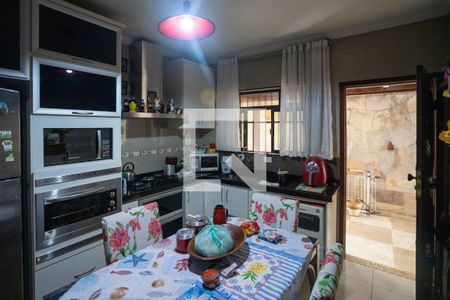 Cozinha de casa à venda com 4 quartos, 337m² em Casa Grande, Diadema