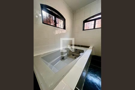 Banheiro Suíte de casa à venda com 3 quartos, 355m² em Parque São Quirino, Campinas