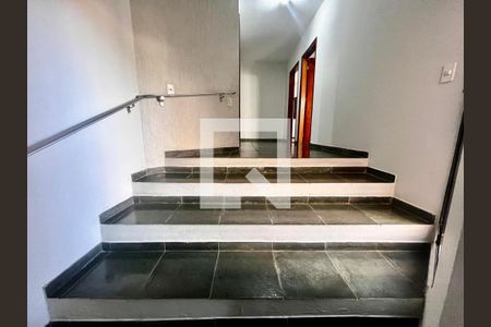 Corredor de casa à venda com 3 quartos, 355m² em Parque São Quirino, Campinas