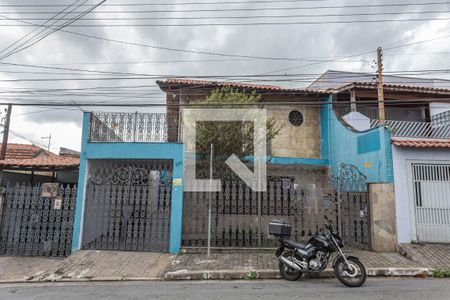 Fachada de casa à venda com 5 quartos, 180m² em Vila Moinho Velho, São Paulo