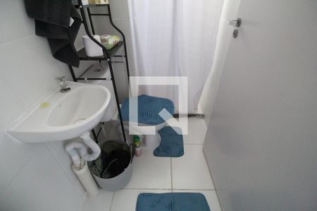 Banheiro de apartamento à venda com 2 quartos, 45m² em Gardênia Azul, Rio de Janeiro
