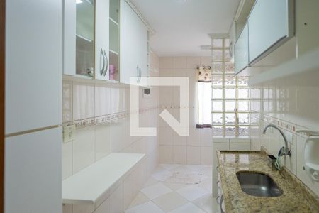 Cozinha de apartamento para alugar com 2 quartos, 64m² em Jardim Patente, São Paulo