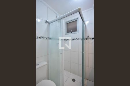 Banheiro de apartamento à venda com 2 quartos, 49m² em Chácara Agrindus, Taboão da Serra
