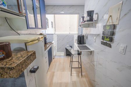Cozinha de apartamento para alugar com 2 quartos, 54m² em Floramar, Belo Horizonte