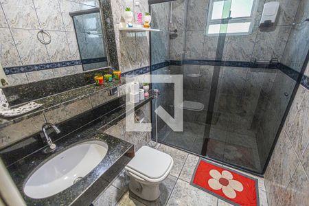 Banheiro de apartamento para alugar com 2 quartos, 54m² em Floramar, Belo Horizonte