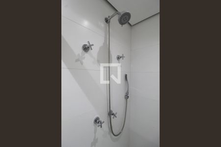 Banheiro de apartamento à venda com 1 quarto, 42m² em Indianópolis, São Paulo
