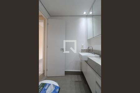 Banheiro de apartamento à venda com 1 quarto, 42m² em Indianópolis, São Paulo
