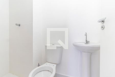 Banheiro de apartamento para alugar com 2 quartos, 33m² em Fazenda Aricanduva, São Paulo