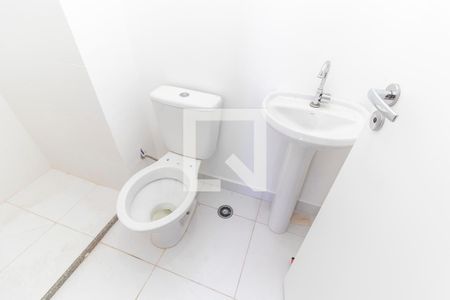 Banheiro de apartamento para alugar com 2 quartos, 33m² em Fazenda Aricanduva, São Paulo