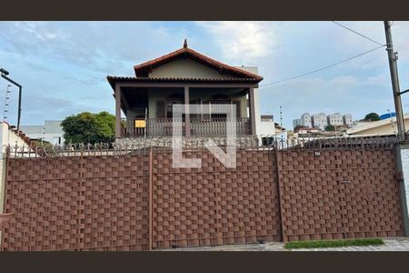 Casa à venda com 3 quartos, 250m² em Renascença, Belo Horizonte
