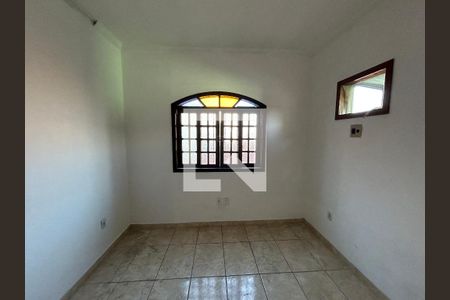 Quarto de casa para alugar com 2 quartos, 130m² em Marechal Hermes, Rio de Janeiro
