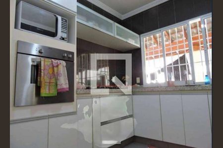 Casa à venda com 3 quartos, 350m² em Vila Brandina, Campinas