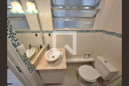 Banheiro de kitnet/studio para alugar com 1 quarto, 28m² em Centro, Rio de Janeiro