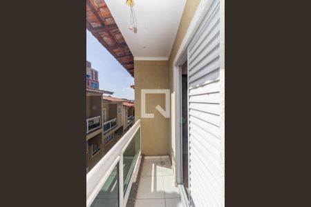 Varanda de casa de condomínio para alugar com 2 quartos, 101m² em Vila Carmosina, São Paulo