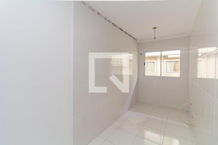 Cozinha de casa de condomínio para alugar com 2 quartos, 101m² em Vila Carmosina, São Paulo