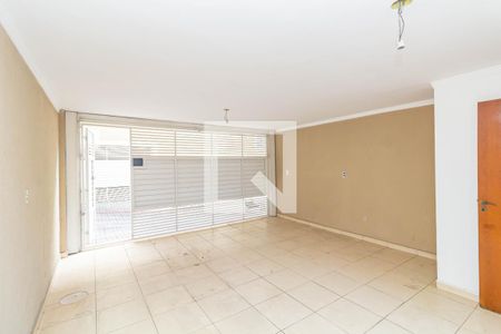 Garagem de casa de condomínio para alugar com 2 quartos, 101m² em Vila Carmosina, São Paulo
