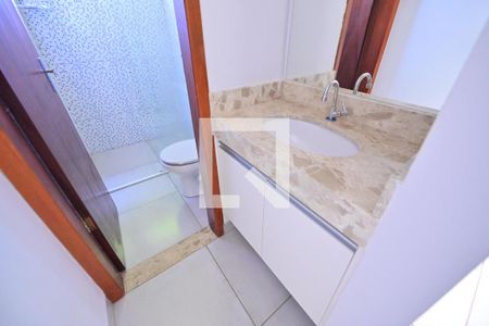 Banheiro de casa para alugar com 3 quartos, 80m² em Chácaras Califórnia, Goiânia