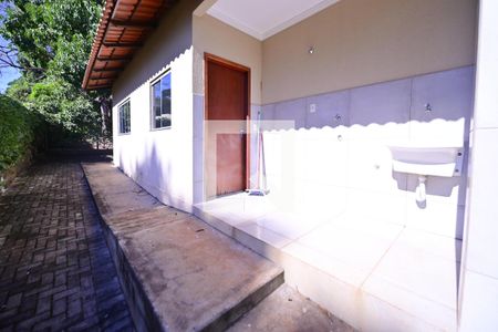 Área comum de casa para alugar com 3 quartos, 80m² em Chácaras Califórnia, Goiânia