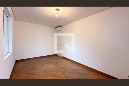 Foto 04 de casa à venda com 6 quartos, 243m² em Perdizes, São Paulo