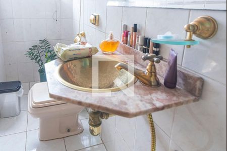 Banheiro Social de casa à venda com 3 quartos, 205m² em Jardim Bela Vista, Santo André