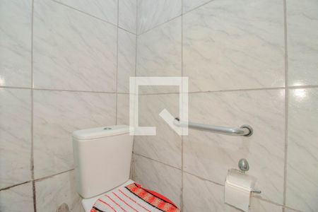 Banheiro de casa à venda com 2 quartos, 340m² em Partenon, Porto Alegre