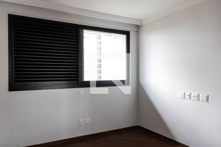 Quarto de apartamento para alugar com 3 quartos, 388m² em Belvedere, Belo Horizonte