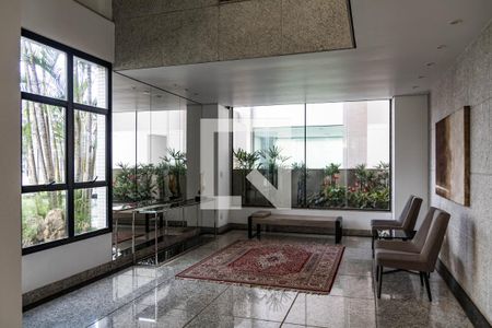 Hall de entrada de apartamento para alugar com 3 quartos, 388m² em Belvedere, Belo Horizonte
