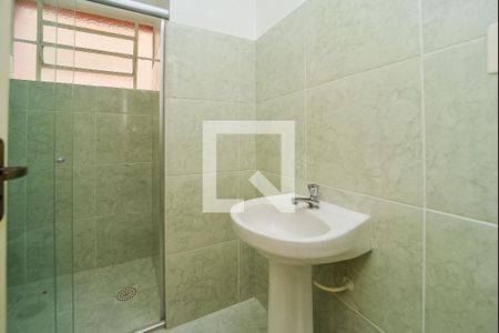 Banheiro de apartamento à venda com 2 quartos, 59m² em São João, Porto Alegre