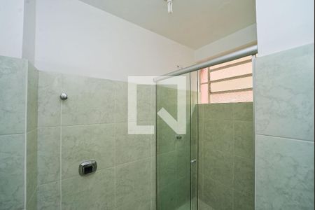 Banheiro de apartamento à venda com 2 quartos, 59m² em São João, Porto Alegre