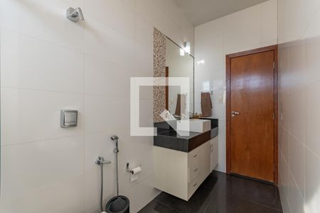 Banheiro Social 1 de casa à venda com 5 quartos, 300m² em Trevo, Belo Horizonte