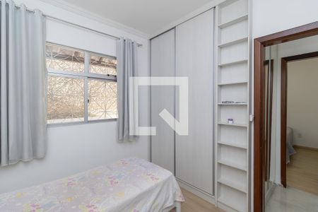 Quarto 2 de apartamento para alugar com 3 quartos, 201m² em Itapoã, Belo Horizonte