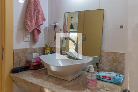 Banheiro de apartamento à venda com 1 quarto, 44m² em Jardim Botânico, Porto Alegre