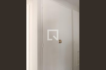 Armário corredor de apartamento para alugar com 3 quartos, 120m² em Pinheiros, São Paulo