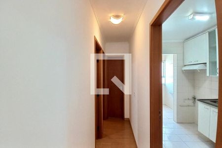 Corredor  de apartamento à venda com 2 quartos, 57m² em São Bernardo, Campinas