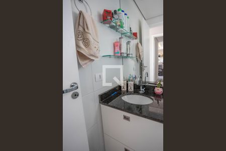 Banheiro de apartamento à venda com 2 quartos, 56m² em Centro, Diadema