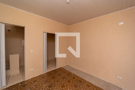 Quarto 1 de casa para alugar com 2 quartos, 110m² em Vila Domitila, São Paulo