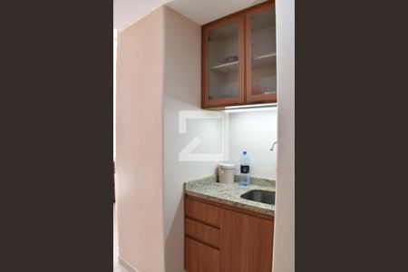 Cozinha de kitnet/studio para alugar com 1 quarto, 28m² em Centro, Curitiba
